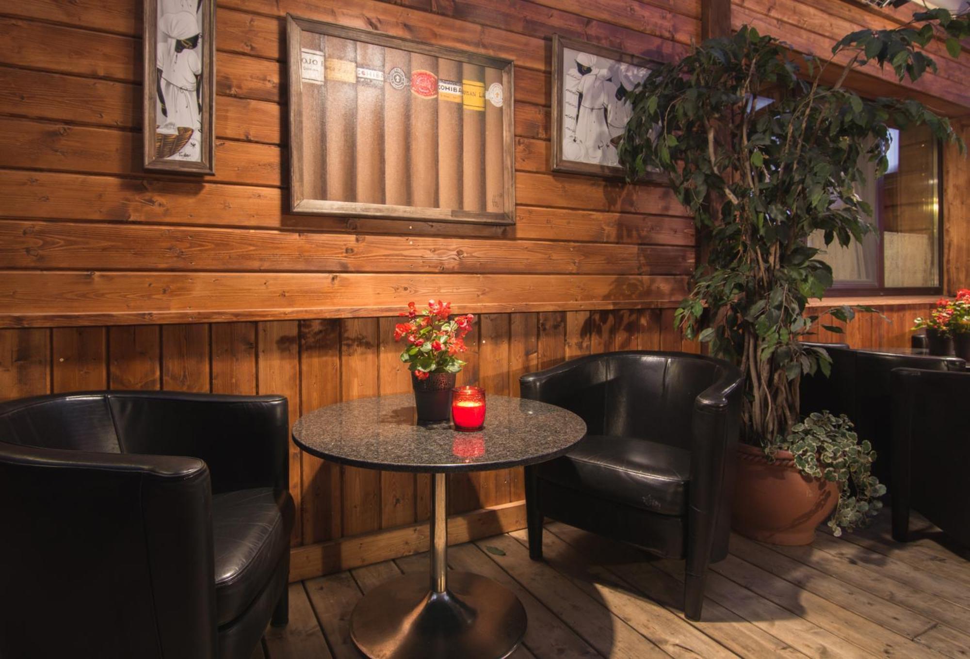 Agate Hotel Ozolnieki Екстер'єр фото
